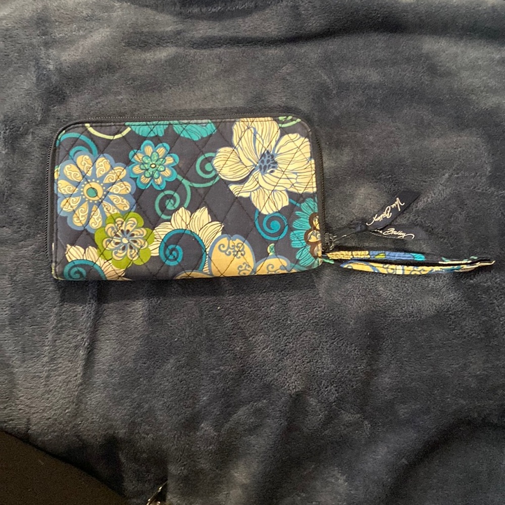 Vera Bradley Wallet in Mod Floral Blue Pattern